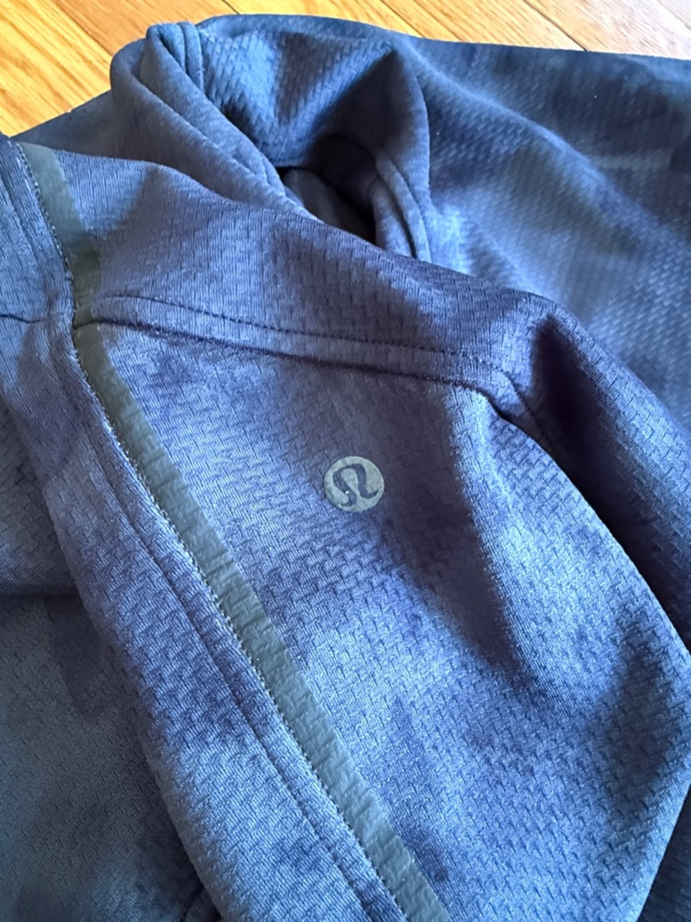 Lululemon textured tech pant Slim Jogger diamond dye navy size XL 28.5 inseam - Picture 7 of 7